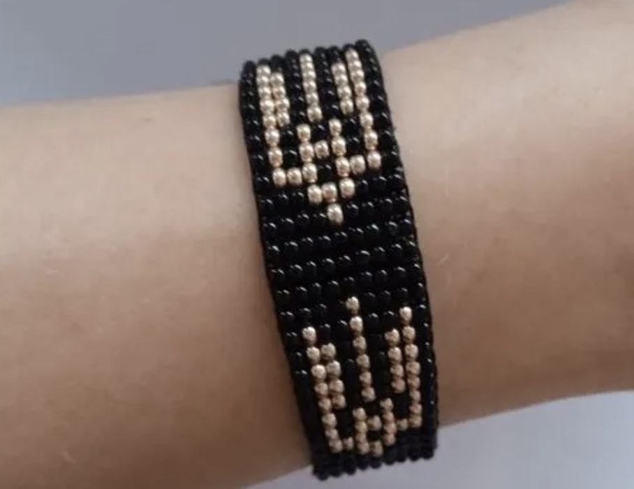 Подарунок подрузі, дівчині, мамі, сестрі, браслет вишиванка з бісеру