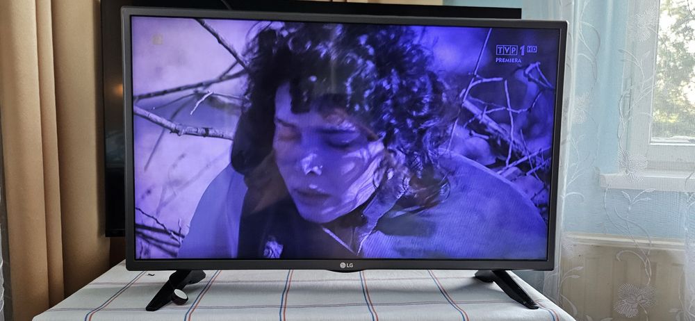 Telewizor LG 32LF510U-ZB + tuner Viva H.265 mini