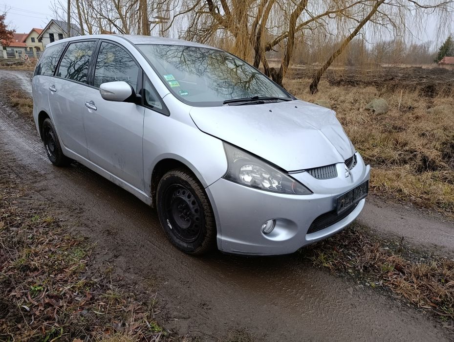 Mitsubishi Grandis 2.4 benzyna.