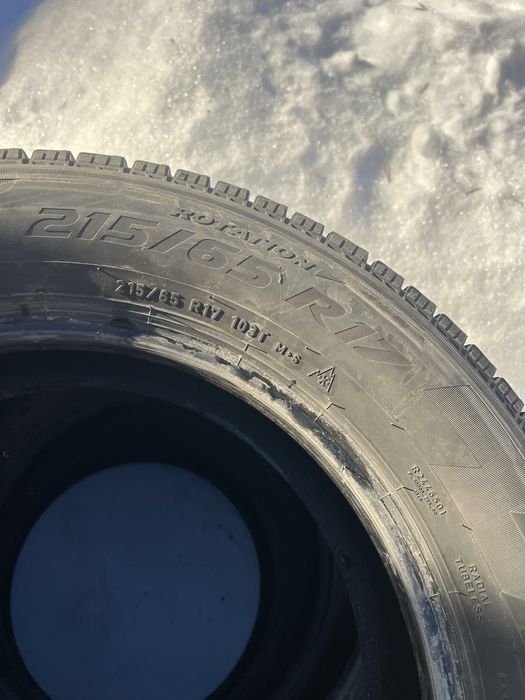 215/65/17 Pirelli ice zero