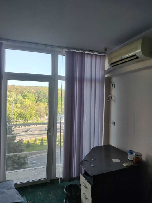 Ст.м. Голосіївська- 1 хв! Здам офіси 15-16 м.кв. Є своя мокра точка!!