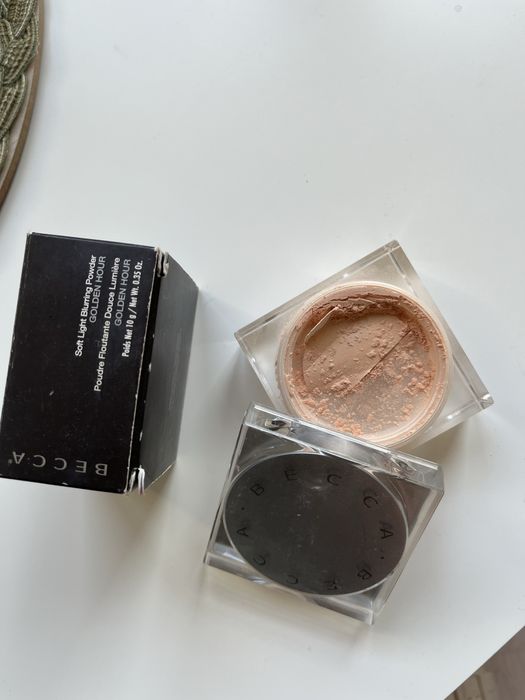 BECCA Soft Light Blurring Powder Puder do twarzy Golden Hour