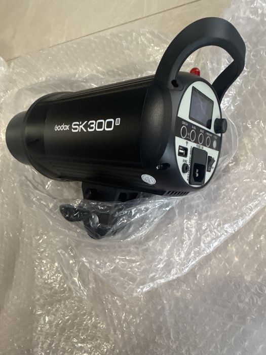 Комплект студійного обладнання Godox SK300II !! 3 спалахи в комплекті