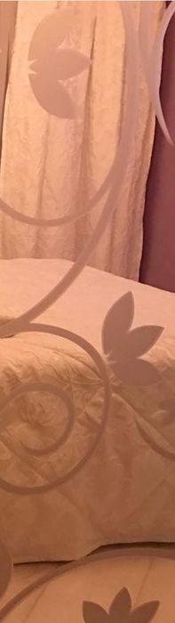 Покривало з подушками на ліжко