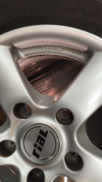 Jantes com pneus 245/70-16 General Grabber