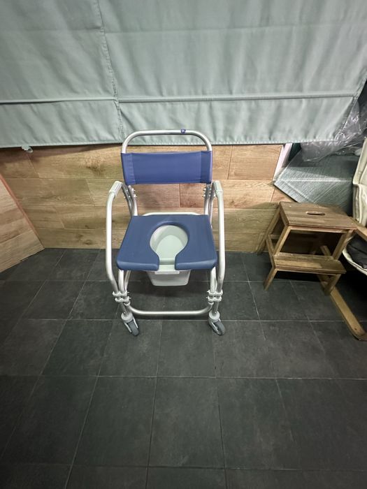 Cadeira de banho e sanitaria