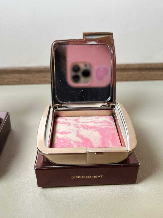 Рум'яна Hourglass Ambient