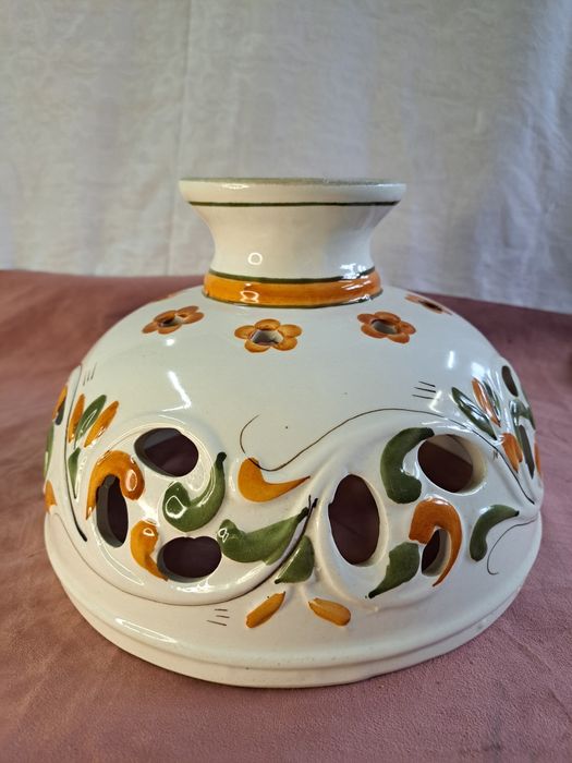 Stary ażurowy Ręcznie malowany klosz ceramiczny