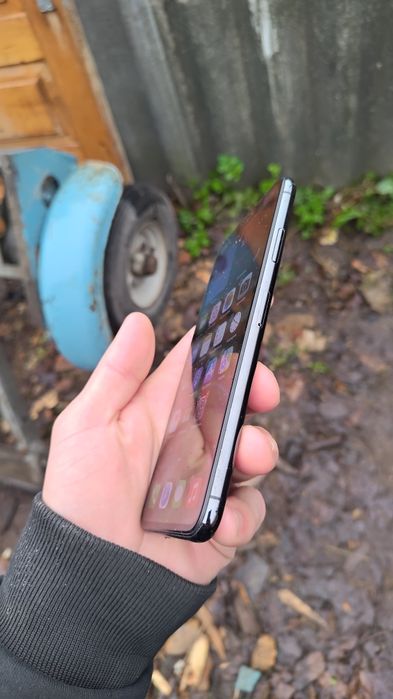 Продам i iPhone читайте опис..