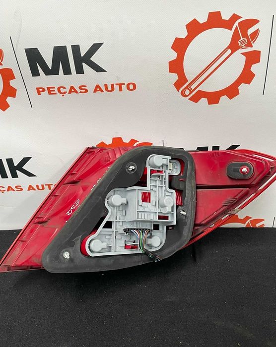 Farolim traseiro Esquerdo Mercedes Classe C (W204) Ano: 2009