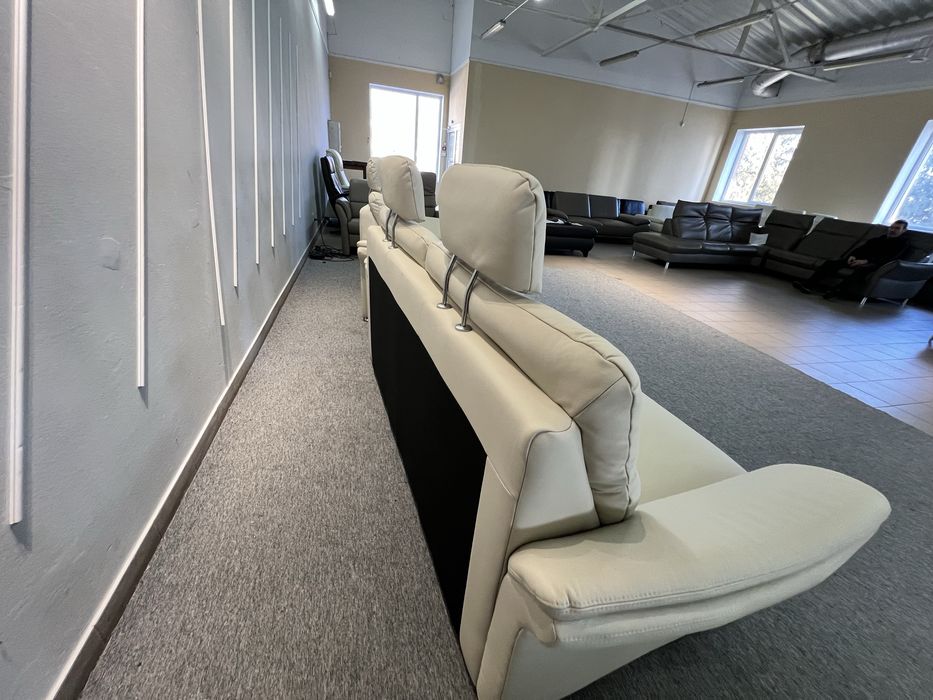 Нові два дивани шкіряні трійка двійка нерозкладні