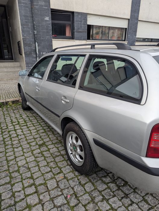 Skoda Octavia 1.6 Gasolina