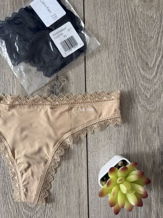 Жіночі стрінки Calvin Klein