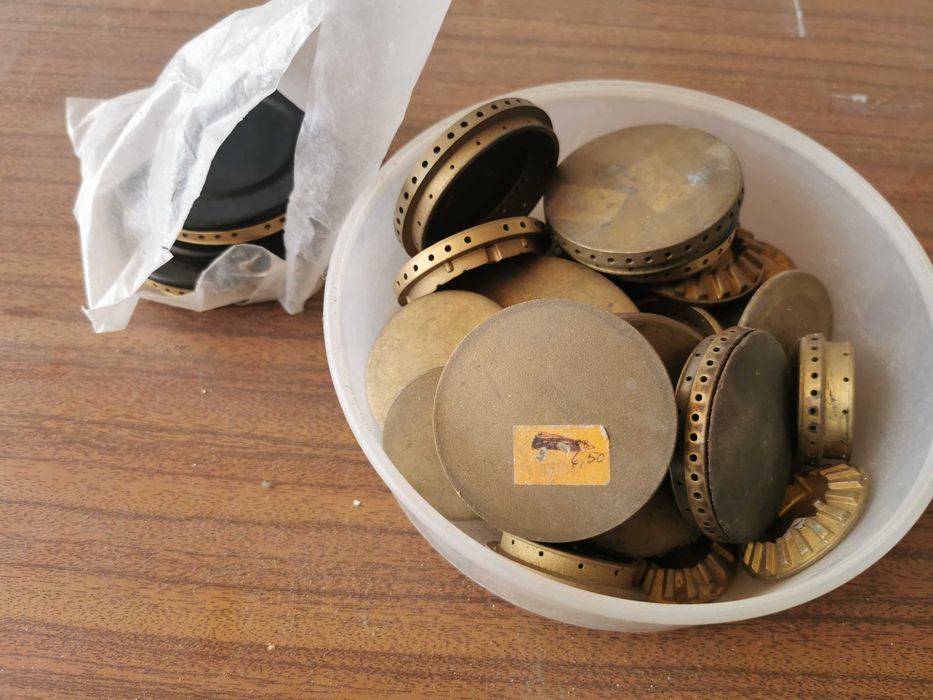 Conjunto de queimadores e bicos de gás para fogão