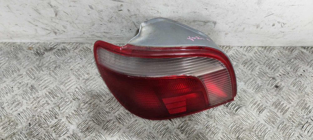 Toyota Yaris I Lampa Lewy Tył Lewa Tylna LT