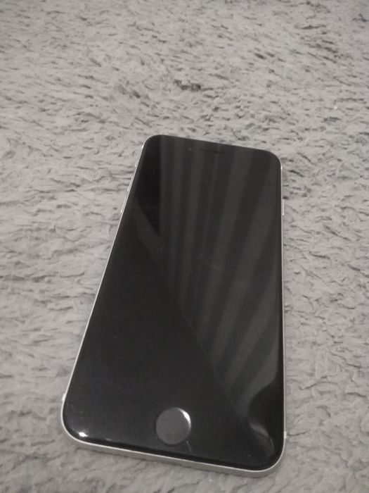 Iphone se 2020 bialy