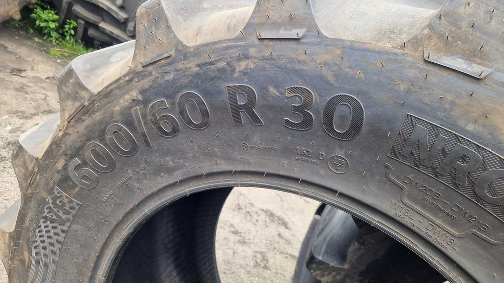 600/60r30 Continental nowe
