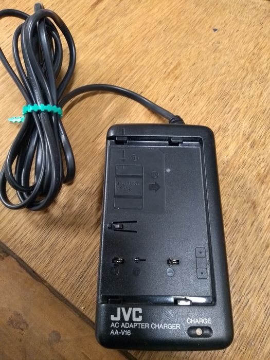 JVC AA-V16EG, ładowarka do baterii kamera, aparat, sprawna