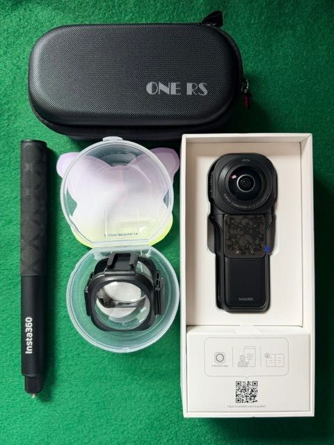 Sprzedam  kamerę INSTA 360 ONE RS 1 INCH 360 -zestaw