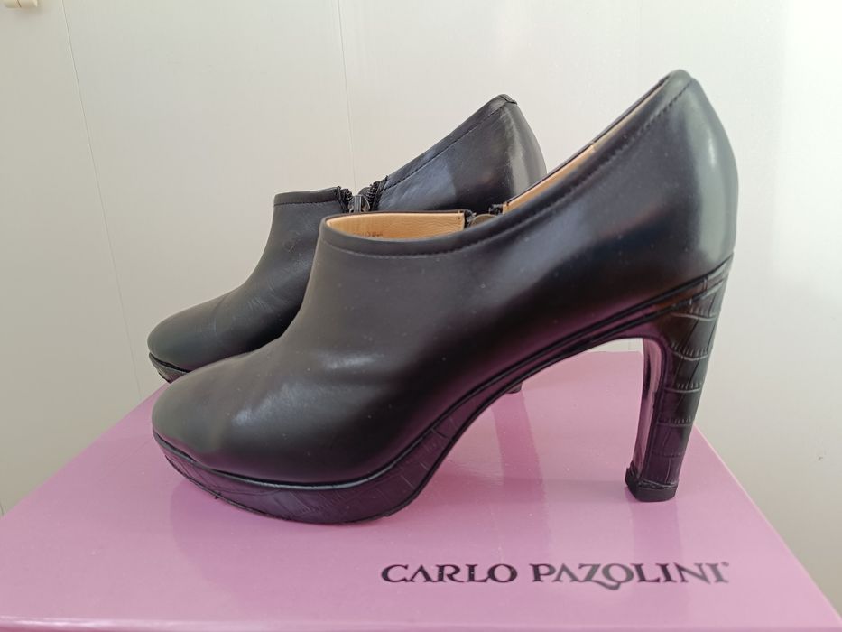 Ботильйони демісезонні жіночі чорні шкіряні carlo pazolini 39 розміру