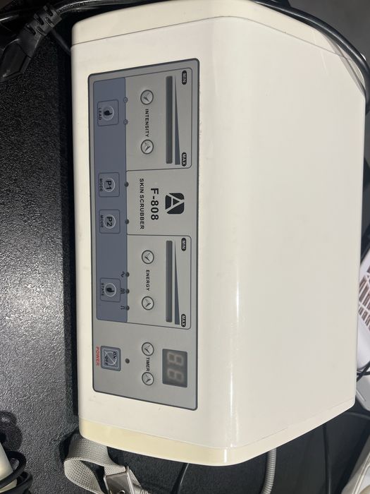 Urzadzenie do peelingu kawitacyjnego F-808