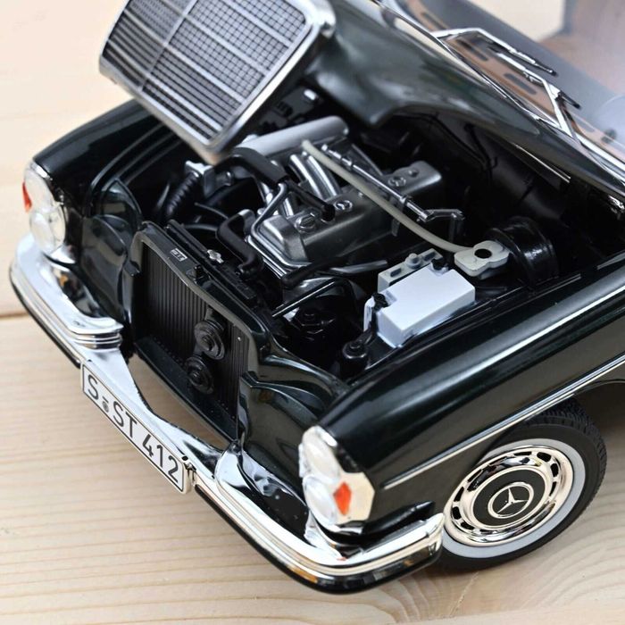 1/18 Mercedes-Benz 280 SE 1968 W108 - Norev