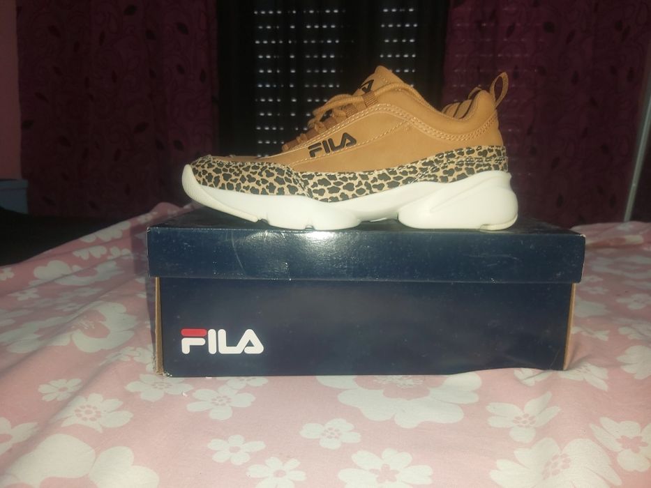 Tênis da fila novos sem etiqueta