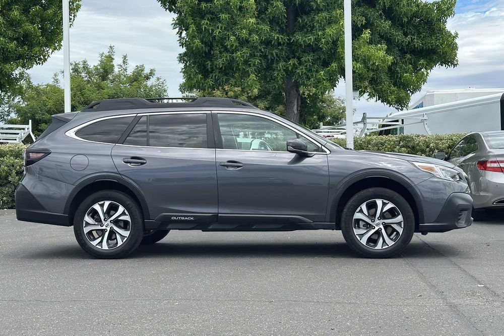 Subaru Outback Limited      2022