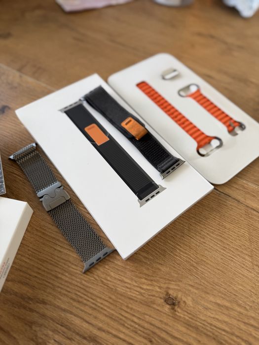 Apple Watch Ultra / Titanium Case / 49MM