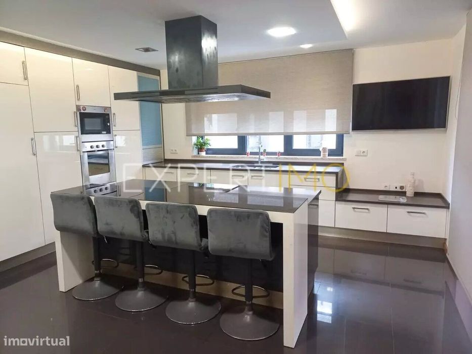 Moradia Imponente, T5 à venda em Seia na Serra da Estrela