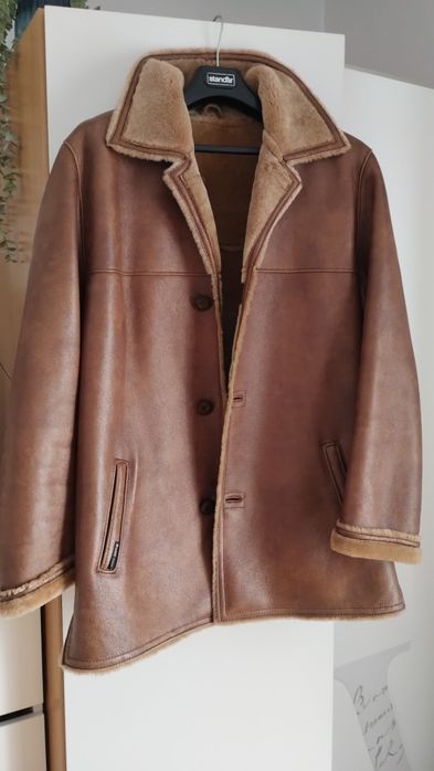 Piękny męski kożuch skórzany.