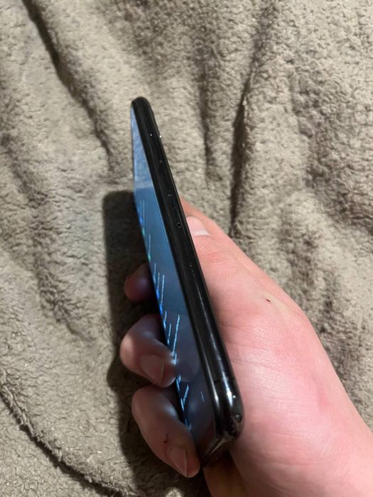 Полдам айфон 11про макс на 256гб