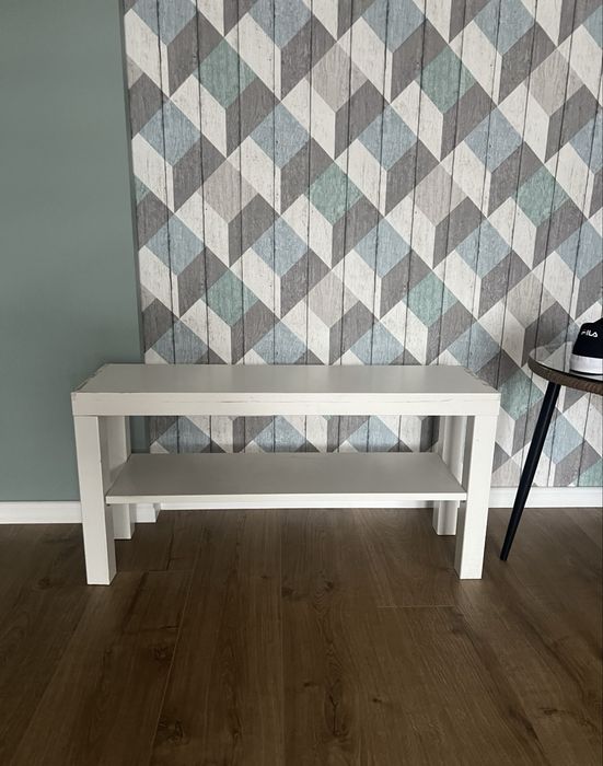 Półka pod telewizor