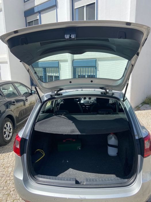 SEAT Ibiza SEAT Ibiza ST 1.2 TDI Ecomotive (2012) – Económica e Pronta a Circular
Descrição do Veículo
Vendo SEAT Ibiza ST (Carrinha) de 2012, motor 1