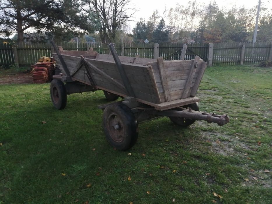 Drewniany wóz konny