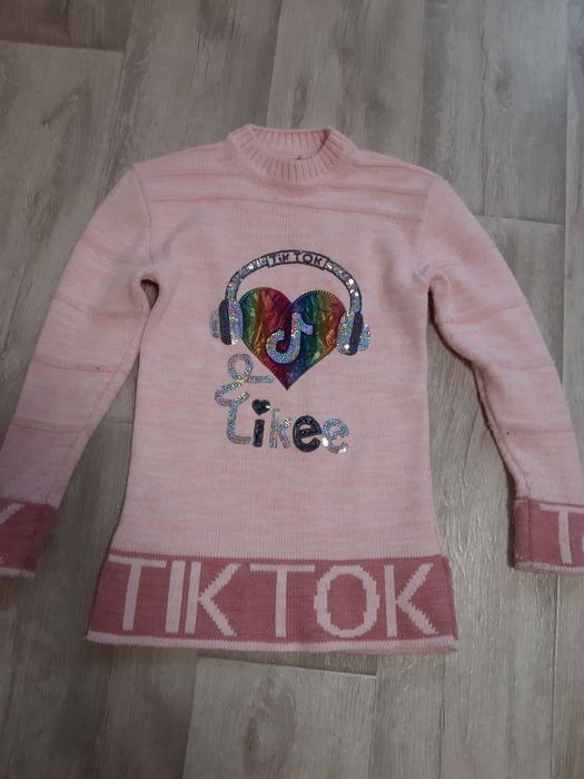 Продам детский свитерок