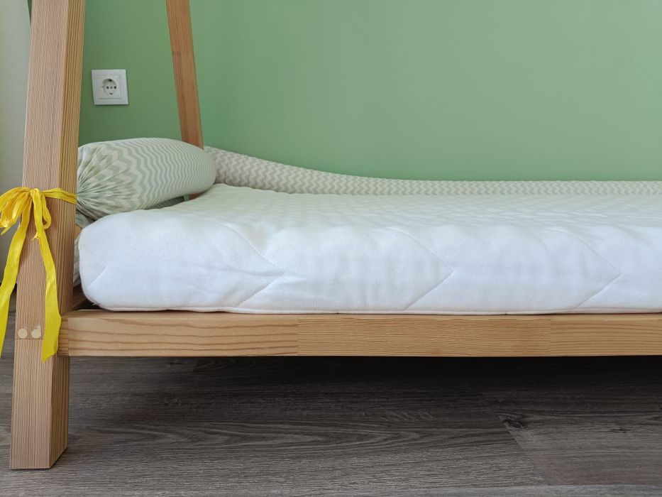 Cama tipi montesori com colchão