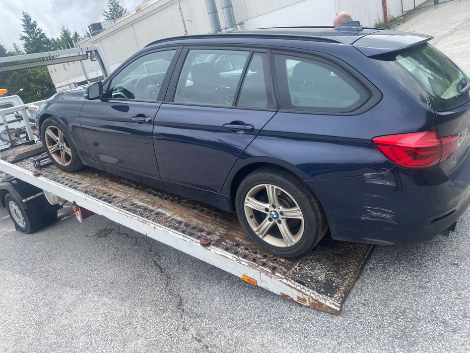 Vendo bmw 320d batida