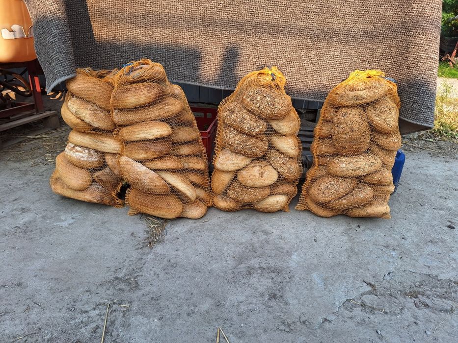 Sprzedam suchy chleb.