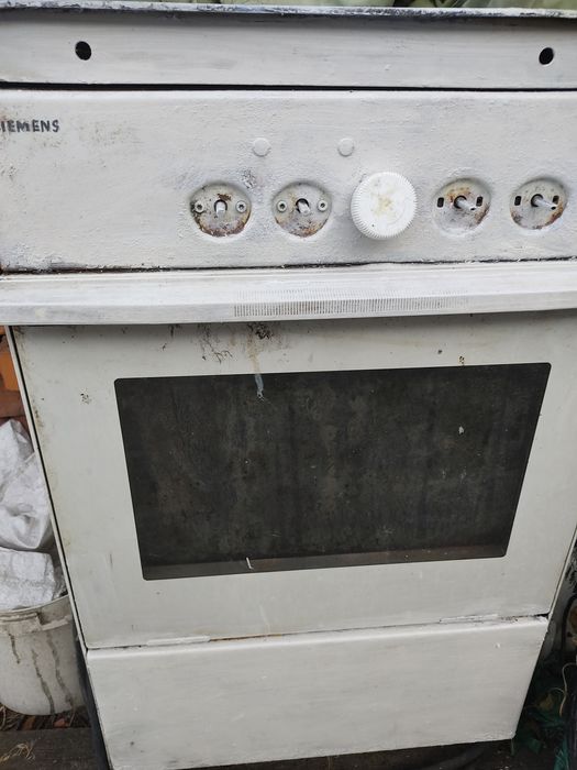 Продам  электроплиту с духовкой SIEMENS