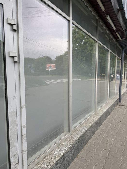 Миття вікон, віконних рам