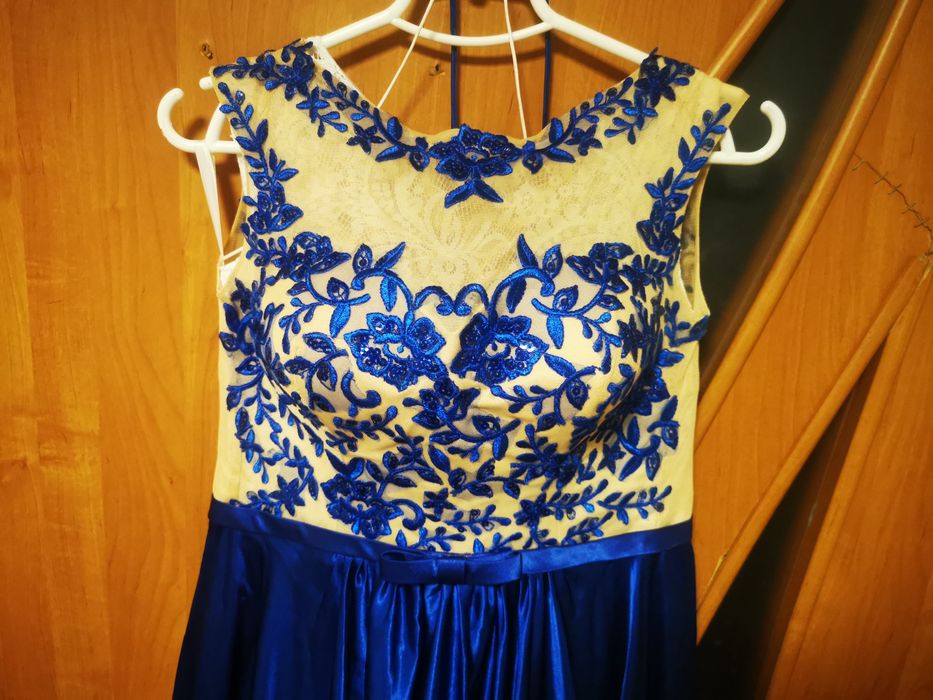 Вечірнє(випускне) плаття