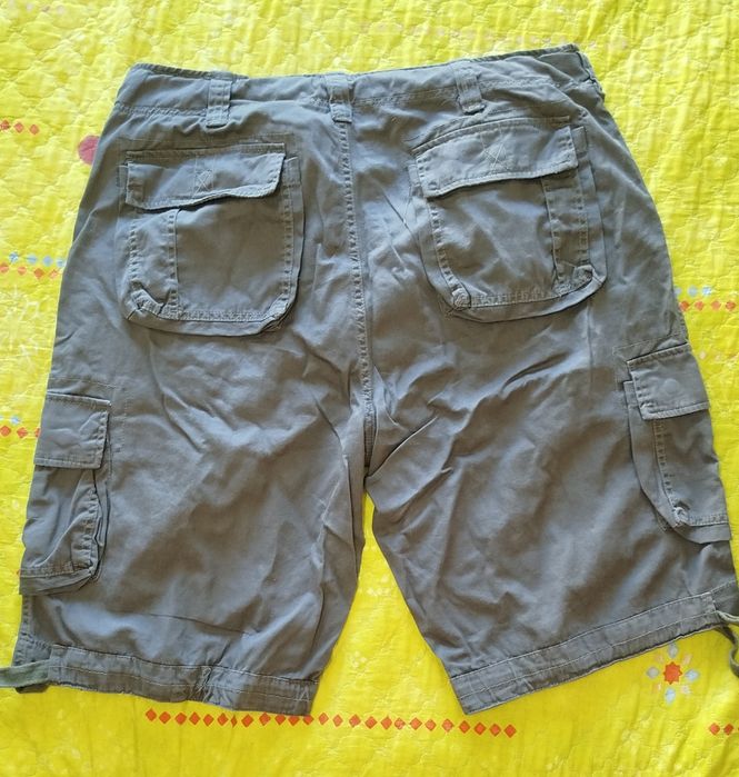 Calções bermudas de homem