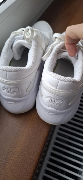 Białe buty sportowe Nike Air Max rozmiar  36,5