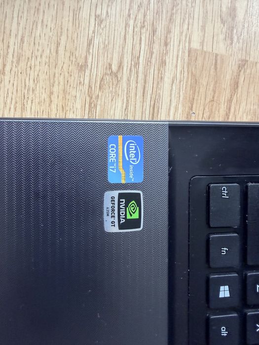 Laptop Asus R900V