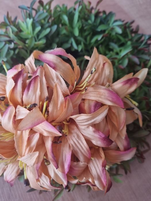 Piękne kwiaty sztuczne