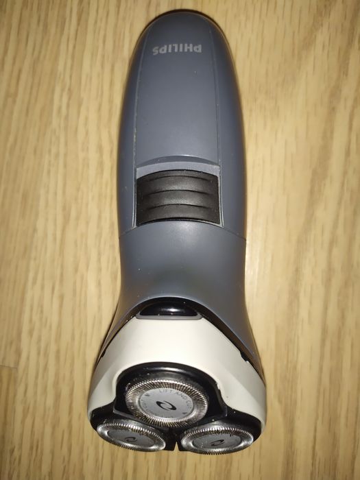 Электробритва Philips 6900,в хорошем состоянии
