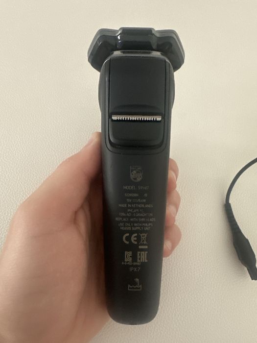 Philips Series 9000 SkinIQ S9987 – golarka + trymer + podstawka