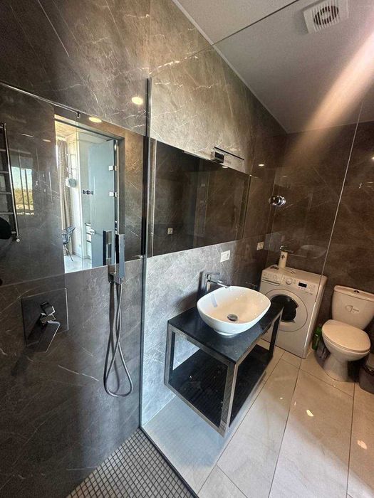 Здам 1км кв в НОВОБУДОВІ з Дизайнерським Ремонтом біля ЦЕНТРУ