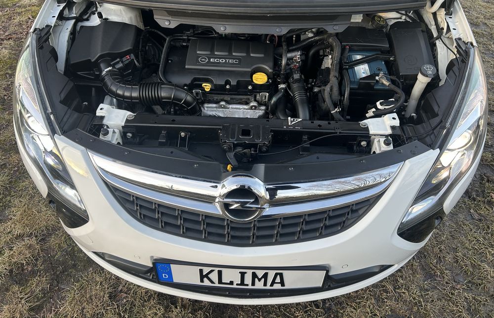 Opel Zafira C  1,4 Turbo Rok 2016